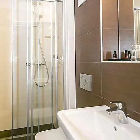 Western Airport Duesseldorf - Otel 3*