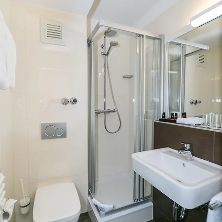 מלון Western Airport Duesseldorf - 3*