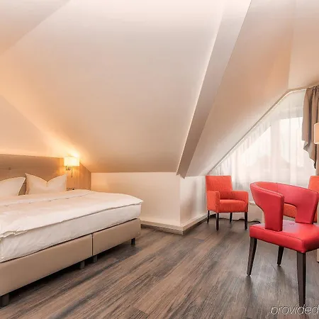 Western Airport Duesseldorf - 3*