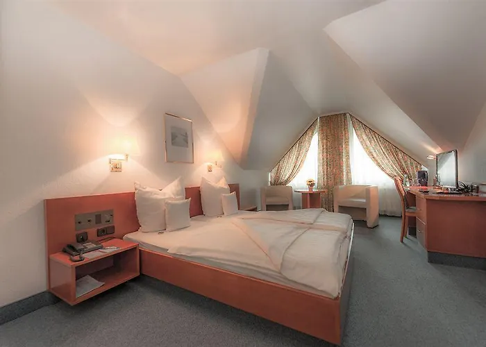 Western Airport Duesseldorf - 3*