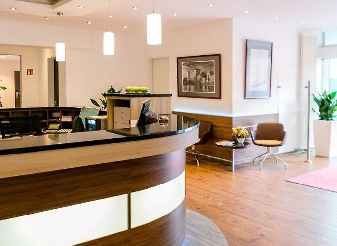 Western Airport Duesseldorf - 3*